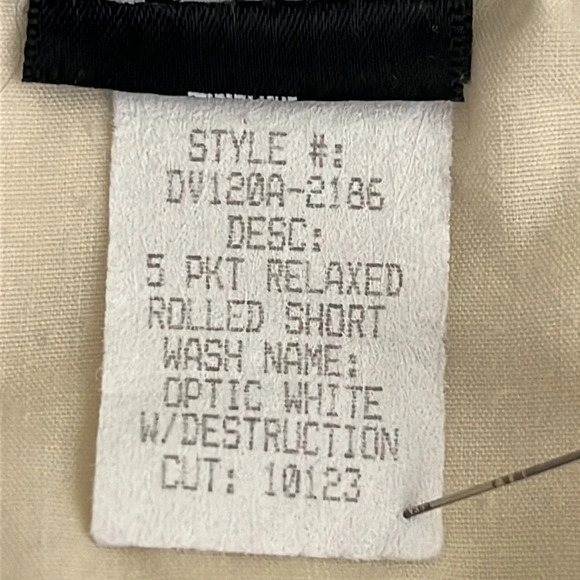 Vince 5 Pocket Relaxed Rolled Denim Shorts in Optic White - Size 31 - Picture 7 of 7